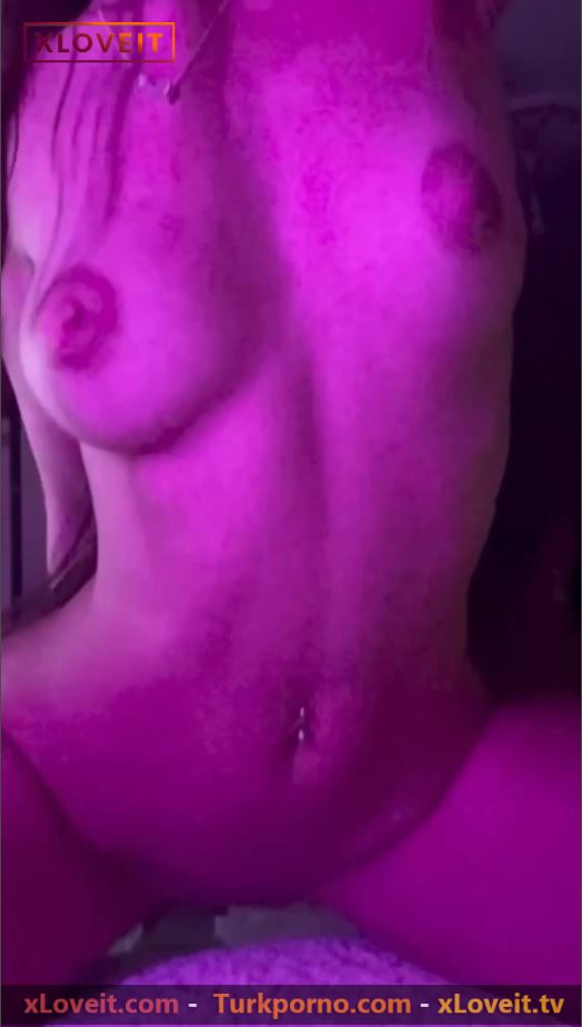 Kardelex ifşa inleye inleye dildoya oturdu