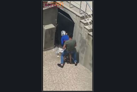 Türbanlı sokak ortasında sikiş